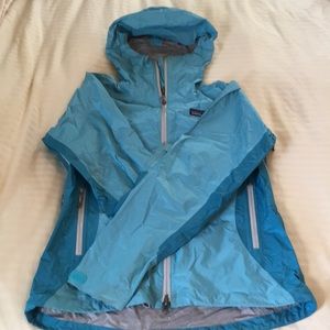 Patagonia light weight rain jacket